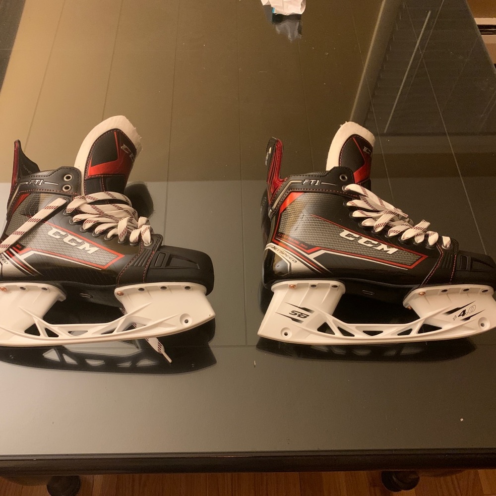 New CCM Jetspeed FT1 Senior Skates